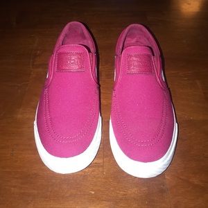 Nike Shoes - Nike SB - women’s slip on shoes Nike Shoes - Nike SB - women’s slip on shoes